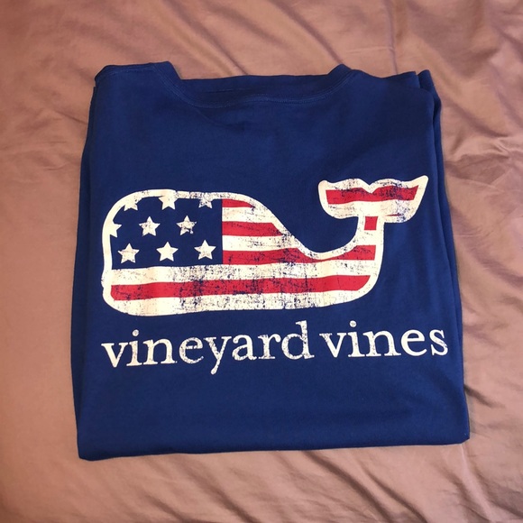 Vineyard Vines Tops - Vineyard Vines short sleeve tee